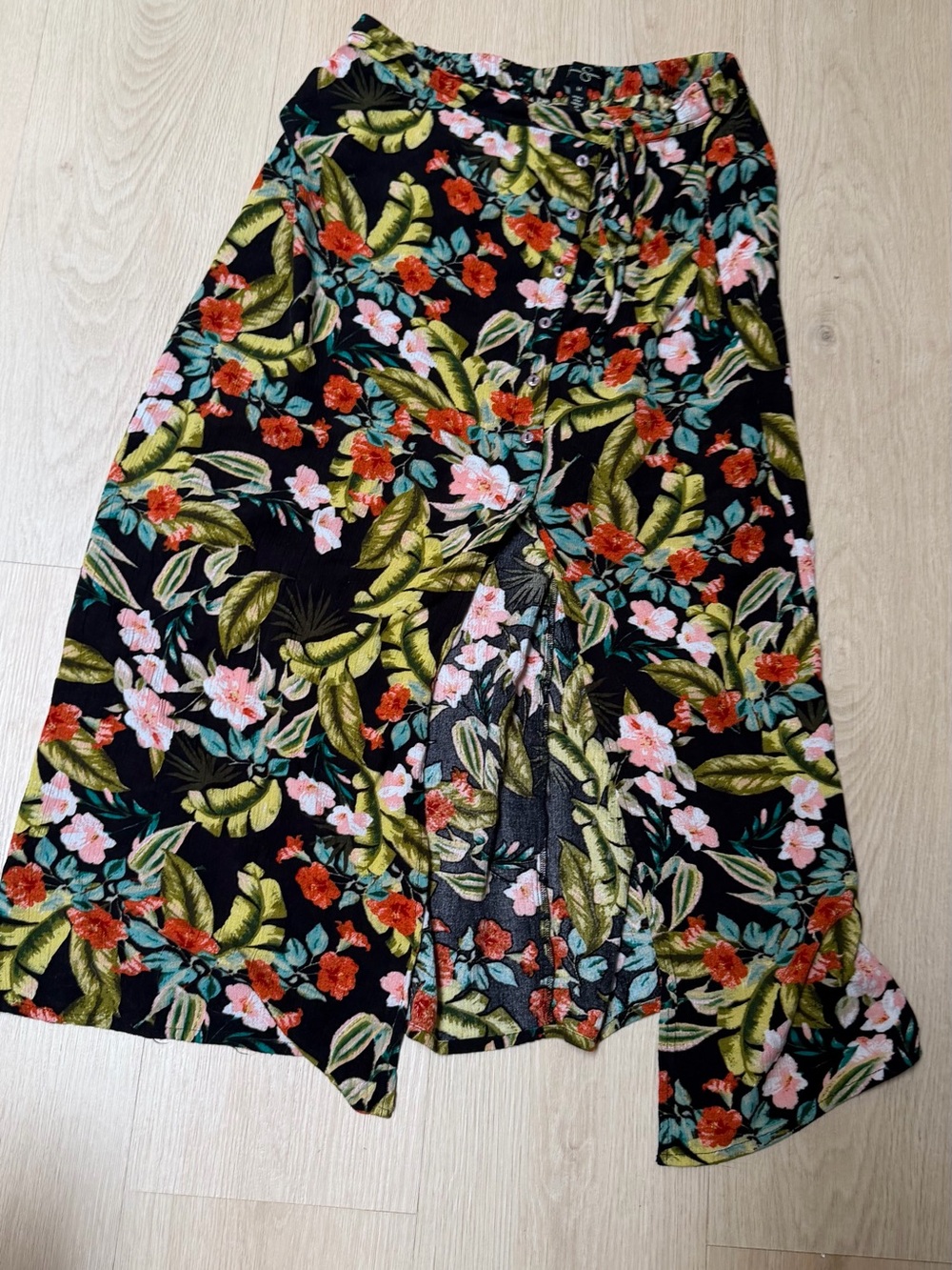 Jessica Simpson Black Floral Midi Skirt with Front Split